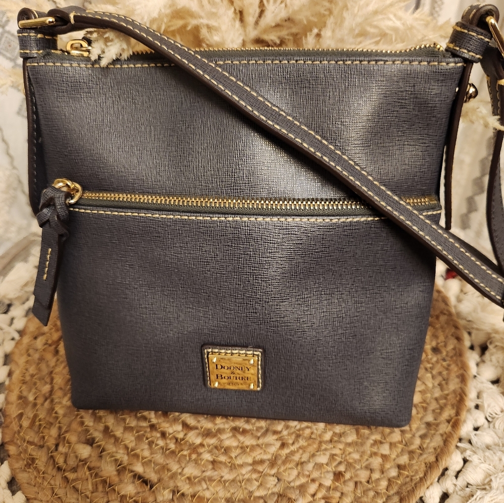 NWOT Dooney And Bourke Crossbody